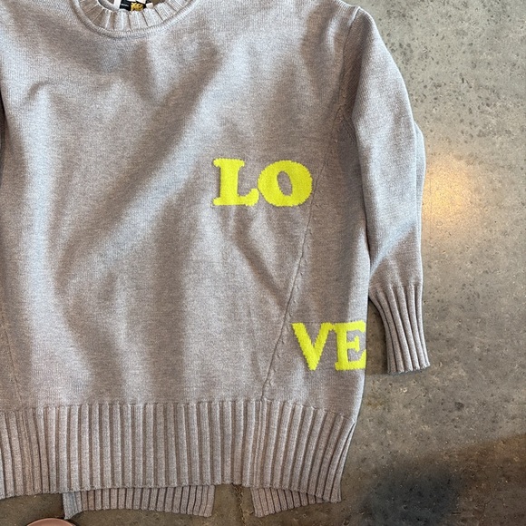 Never Fully Dressed “LOVE” sweater - Picture 5 of 9